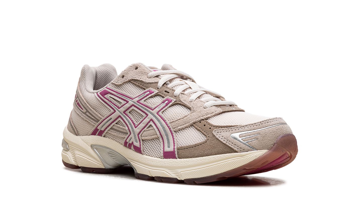 Gel-1130 WMNS Oatmeal Peyote 1202A527 250