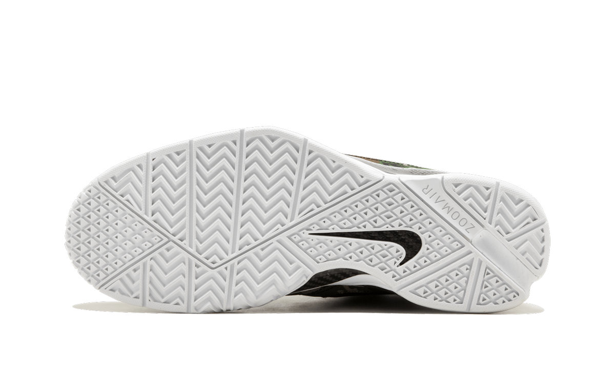Kobe 1 Protro UNDFTD AQ3635 300
