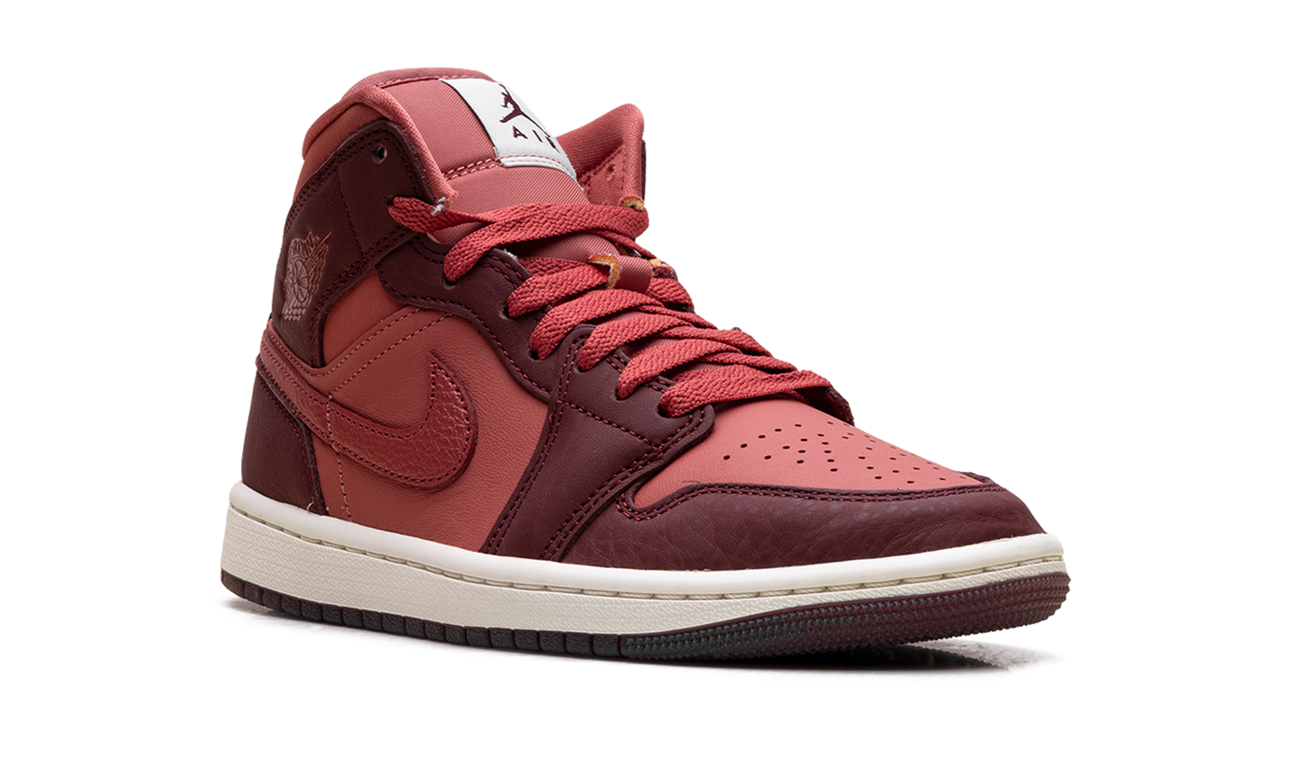 Jordan 1 Mid SE WMNS Valentine's Day (2026) IB7018 600