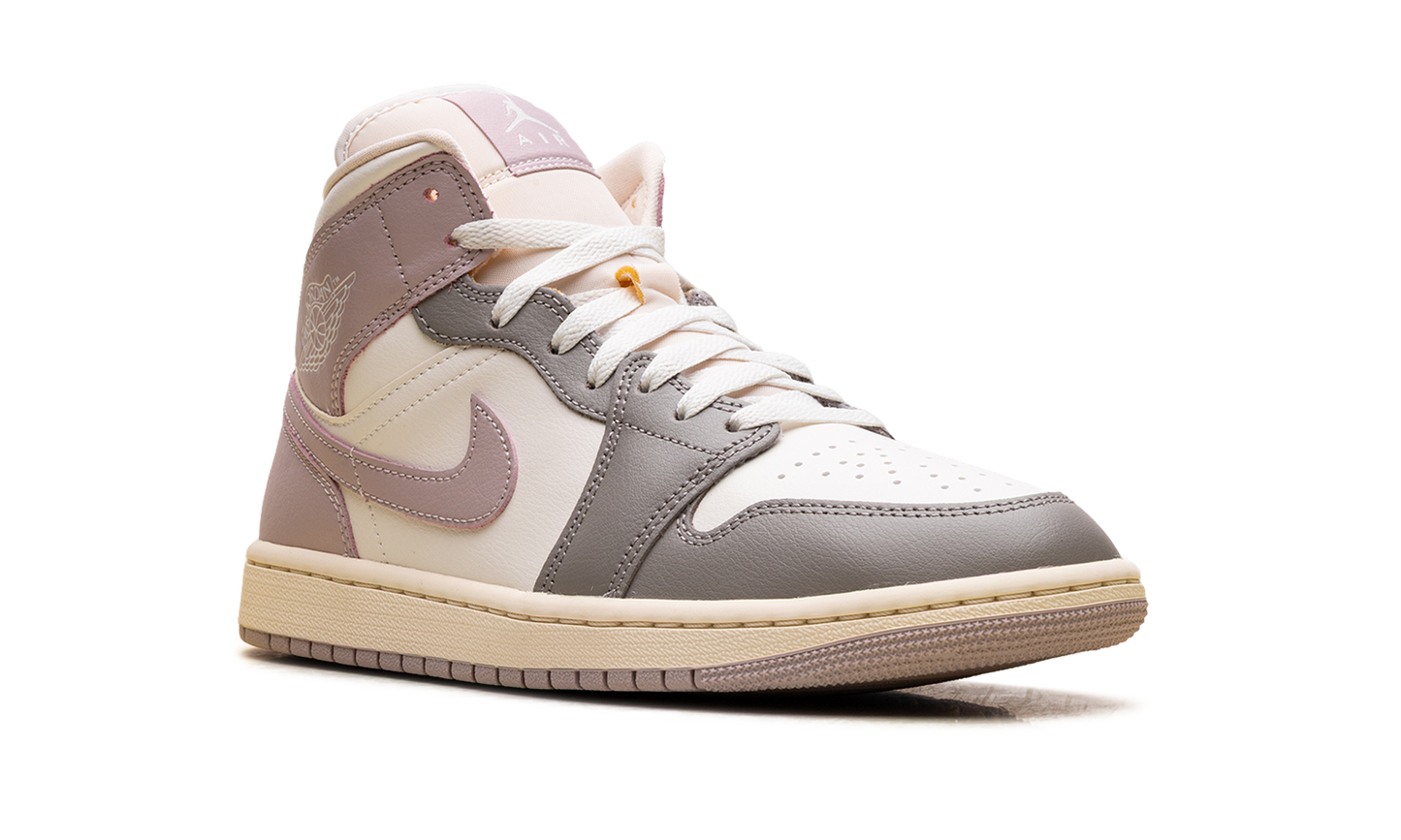 Air Jordan 1 Mid WMNS Enigma Stone / Particle Rose BQ6472 122