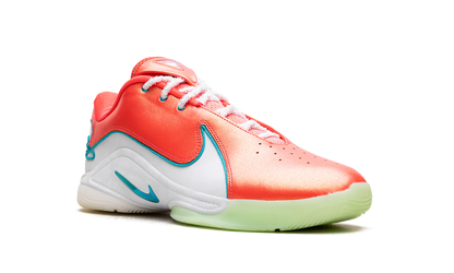 LeBron 22 Christmas HV5148 600