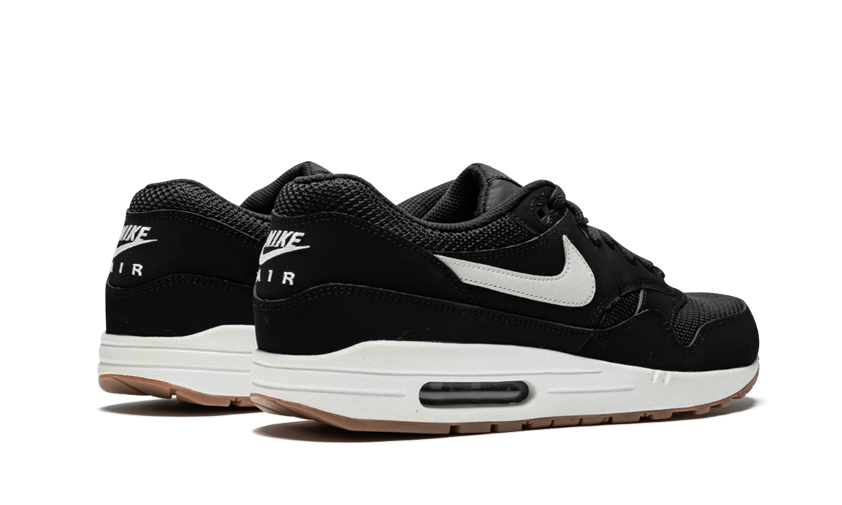 Air Max 1 Essential Black 537383 026