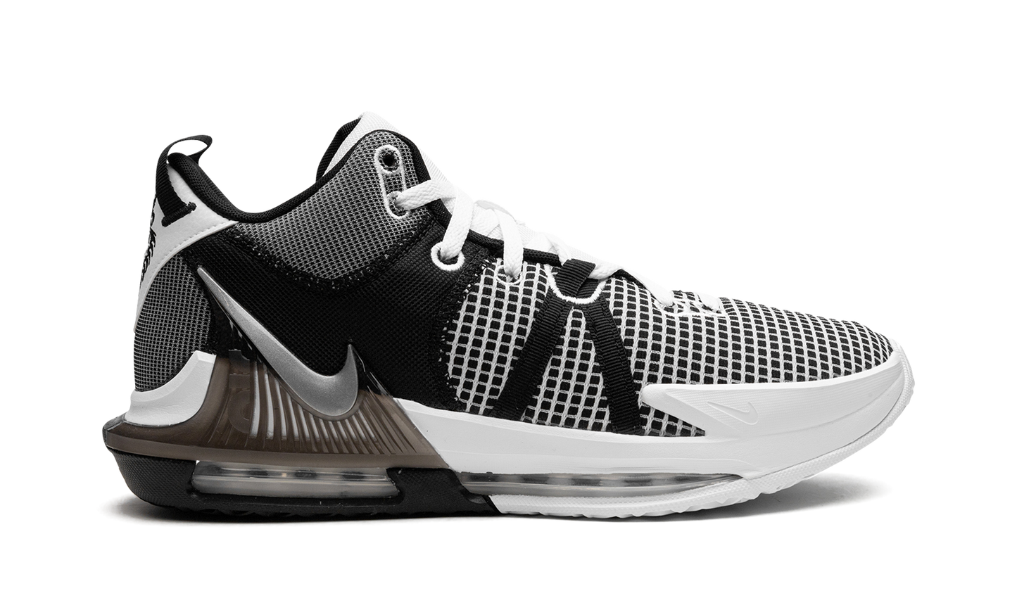 LeBron Witness VII Metallic Silver DM1123 100