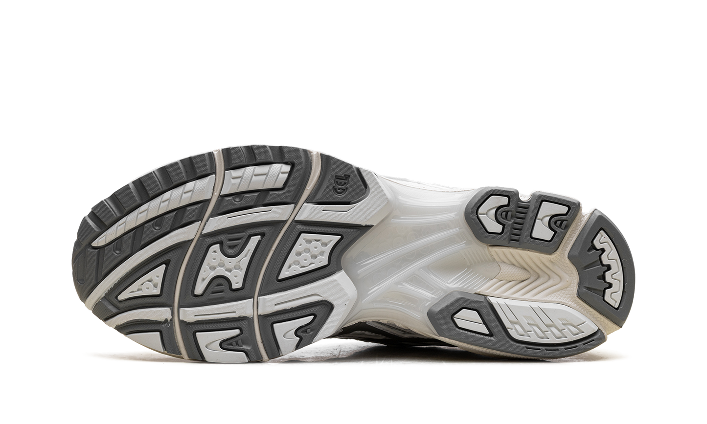 GEL-NIMBUS 10.1 White/Airy Blue 1203A761 102