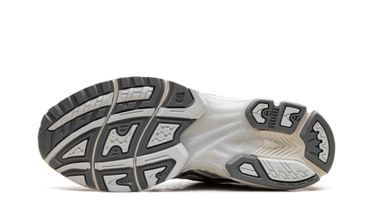 GEL-NIMBUS 10.1 White/Airy Blue 1203A761 102