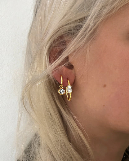 Eden Carabiner Huggie Earrings in Gold