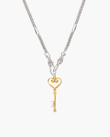 Deco Clasp Chain Necklace in Gold
