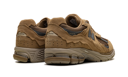 2002R Gore-Tex Protection Pack - Stucco U20027OI
