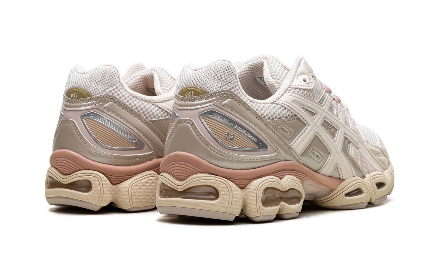 Gel Nimbus 9 WMNS Pale Oak / Cream 1202A278 201