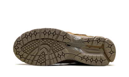 2002R Gore-Tex Protection Pack - Stucco U20027OI