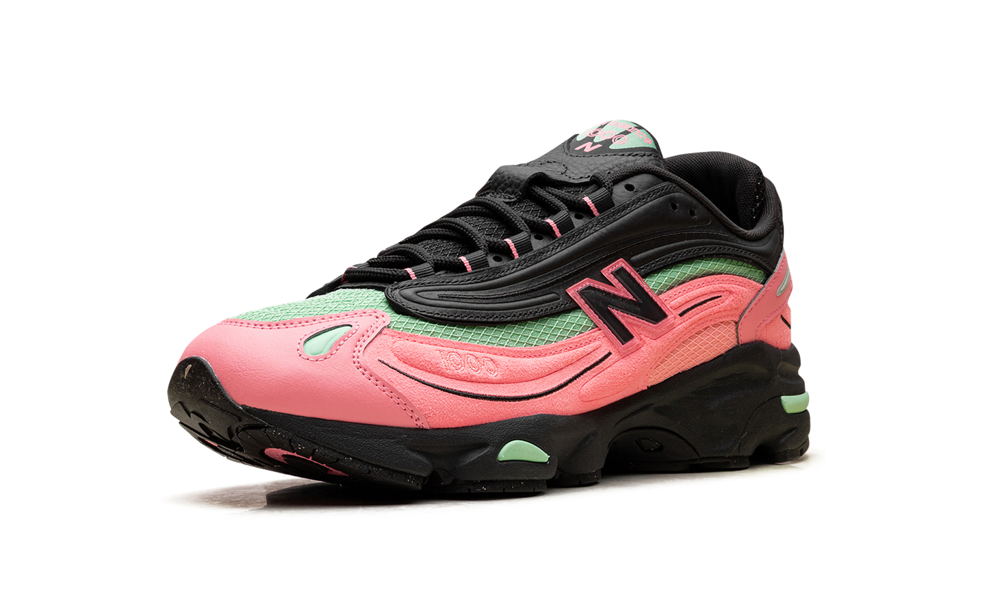 1000 Black / Pink - Footlocker Exclusive M1000FDM
