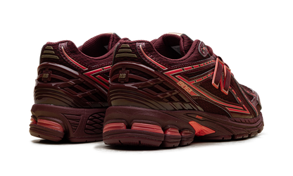1906R WMNS Mercury Red U1906RHB