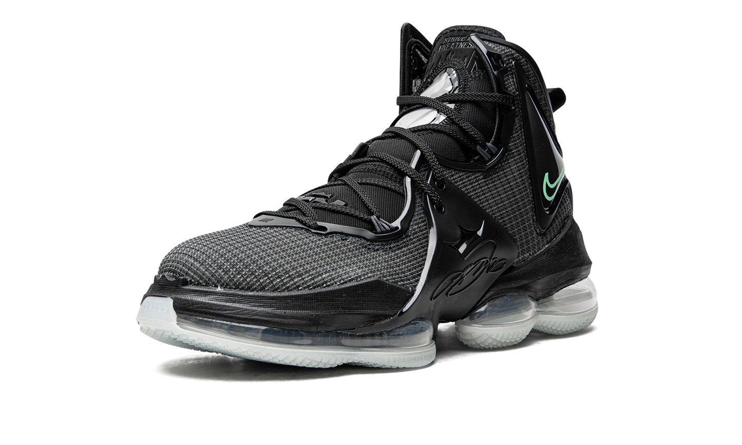 LeBron XIX Green Glow CZ0203 003