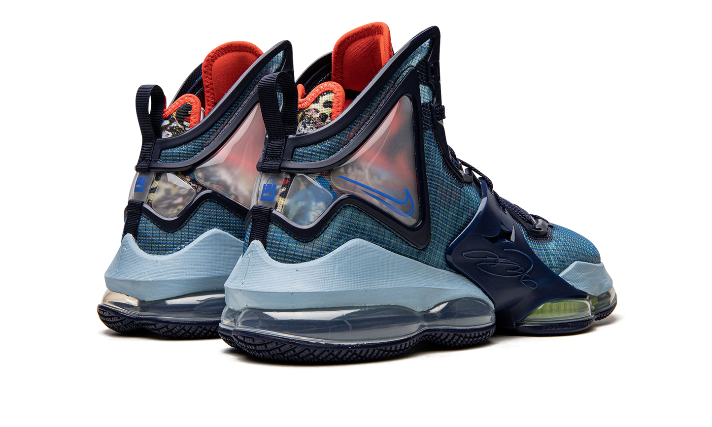 LeBron 19 Fast Food CZ0203 400