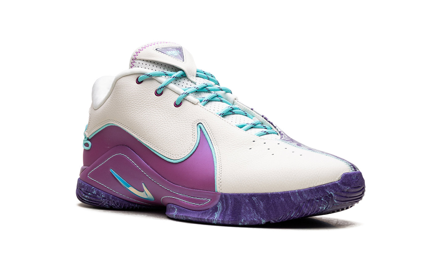 LeBron 22 Frozen Grapes HV8454 001