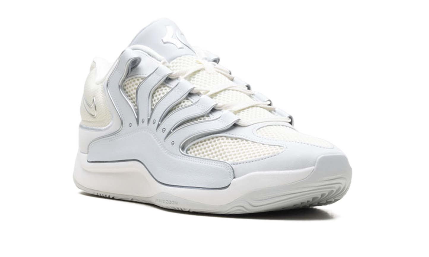 KD 18 Soft Pearl Metallic Silver HV1992 001