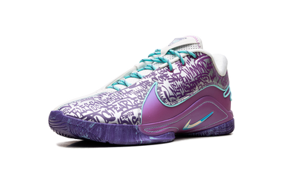 LeBron 22 Frozen Grapes HV8454 001