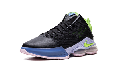 LeBron 19 Low Black / Ghost Green DO9829 001