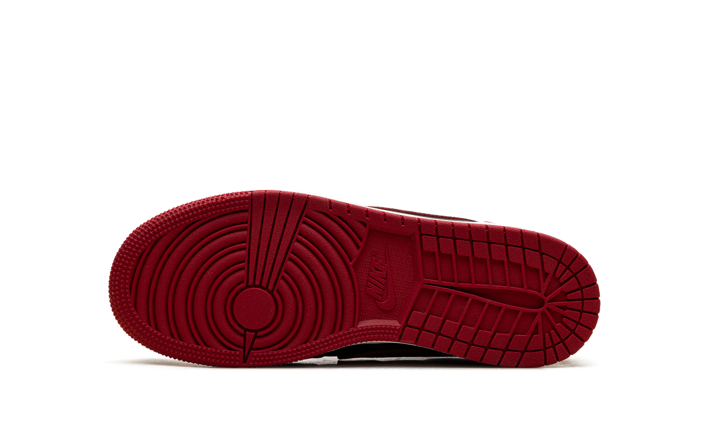 Air Jordan 1 Low OG GS Banned (2026) IW6277 001