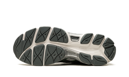 GEL-Cumulus 16 White / Ironclad 1203A733 100