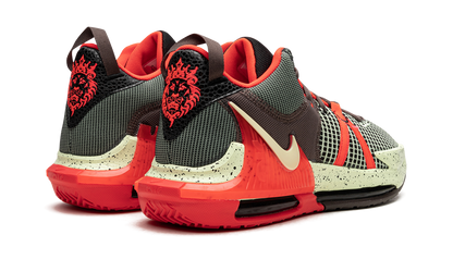 LeBron Witness VII Alligator DM1123 001