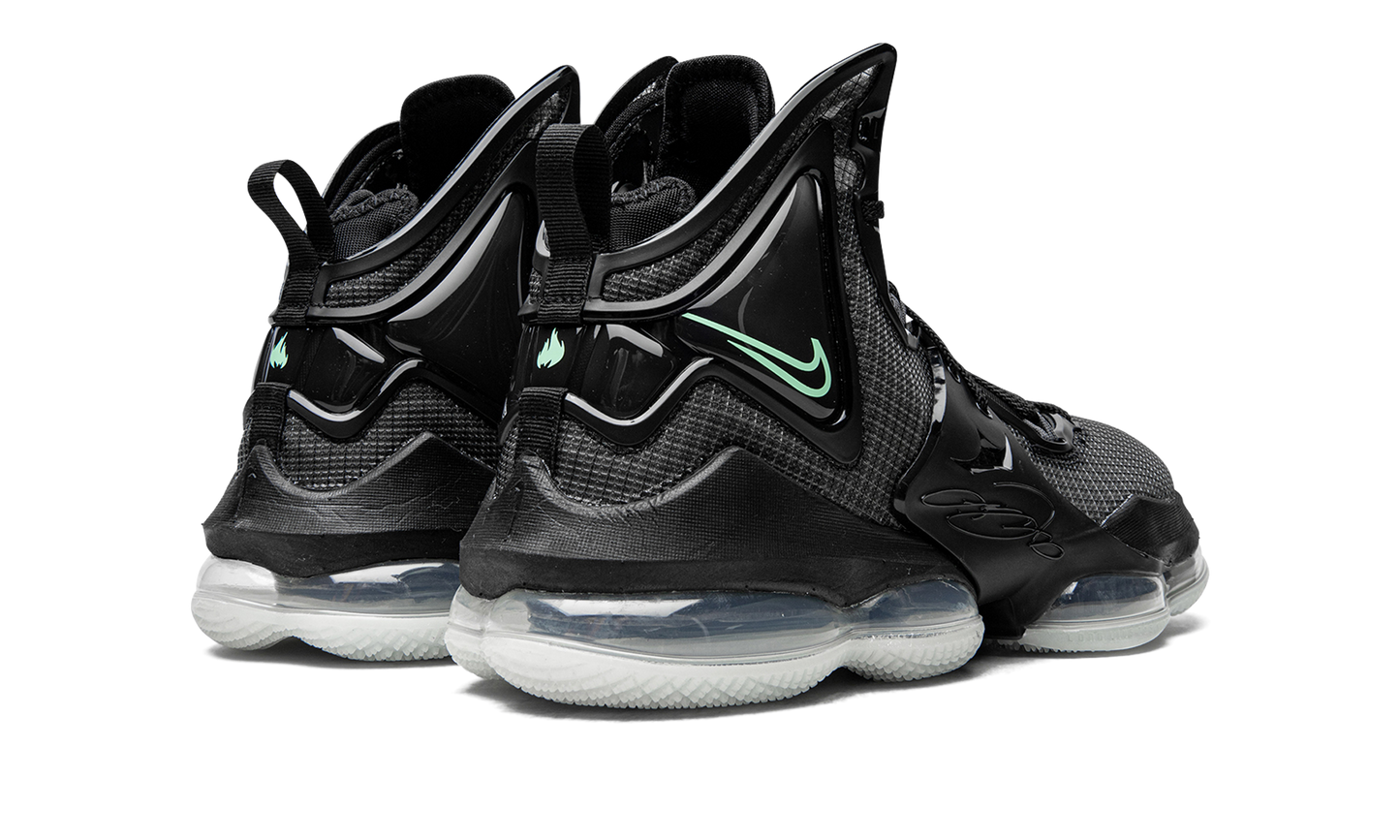 LeBron XIX Green Glow CZ0203 003