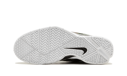 Kobe 1 Protro UNDFTD AQ3635 300