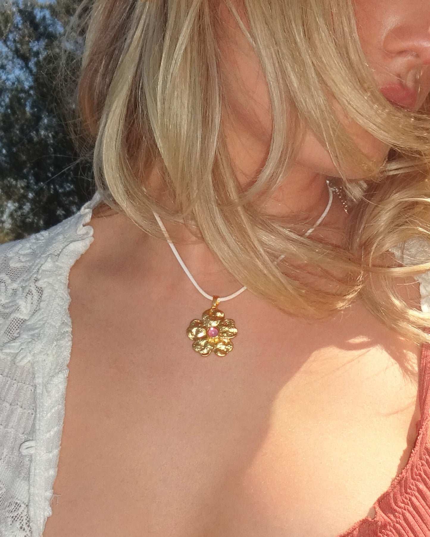 Vida Necklace