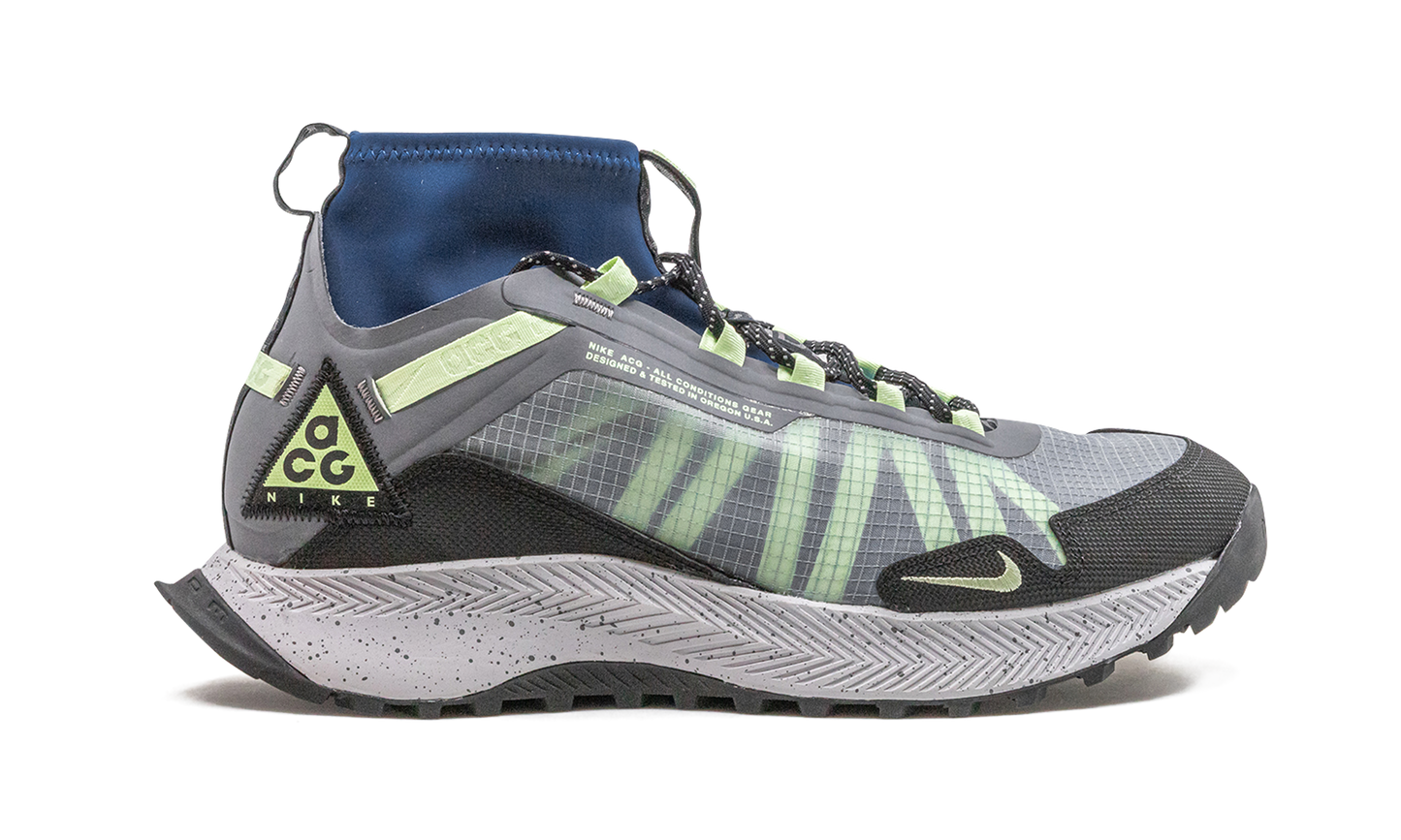 ACG ZOOM TERRA ZAHERRA Barely Volt CQ0076 001