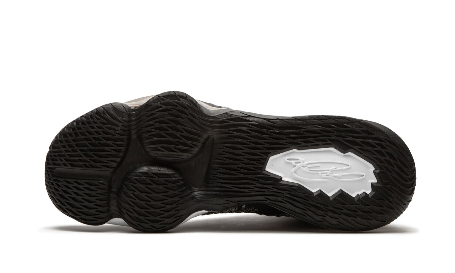 Lebron 17 Black/White BQ3177 002