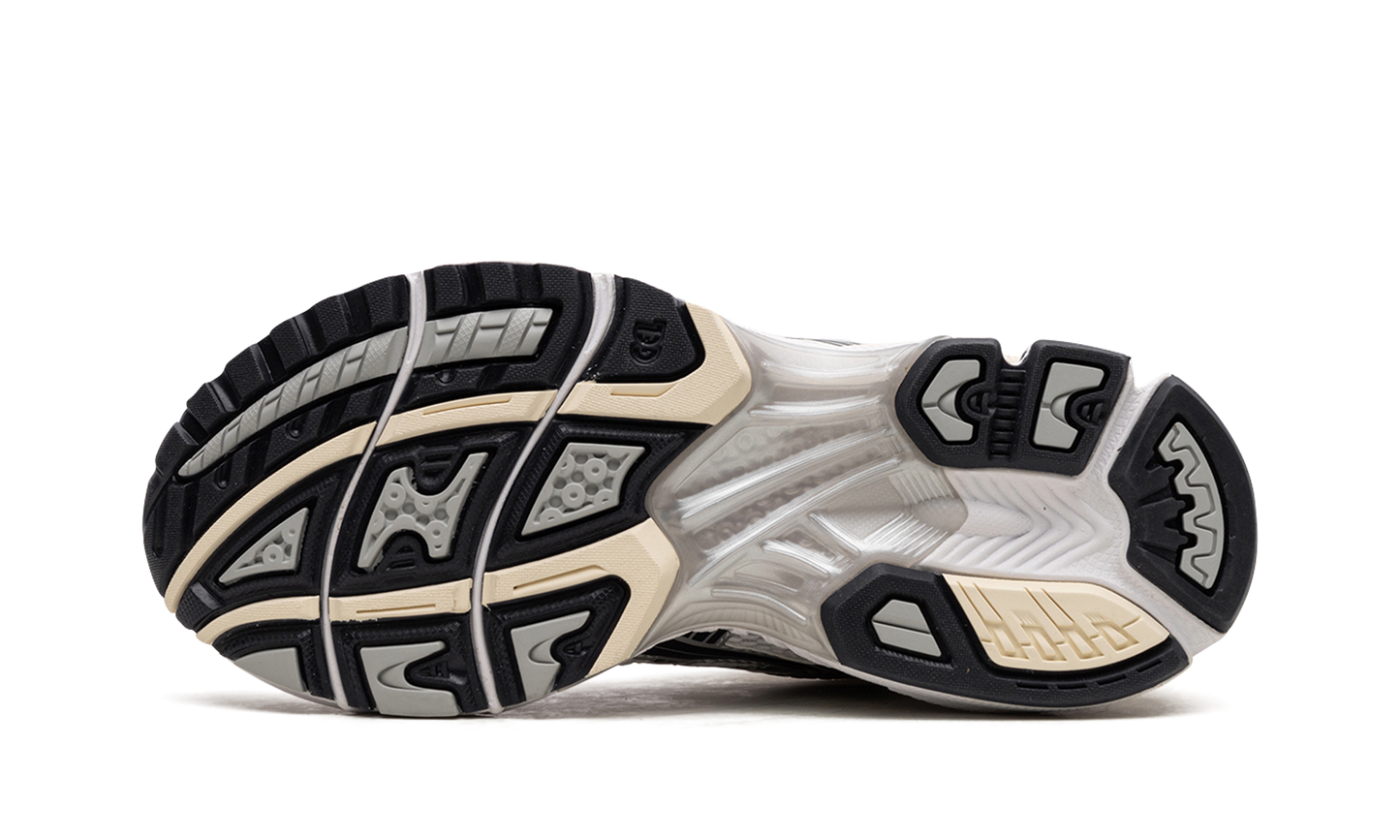 GEL KAYANO 14 WMNS WHITE MIDNIGHT 1202A056 109