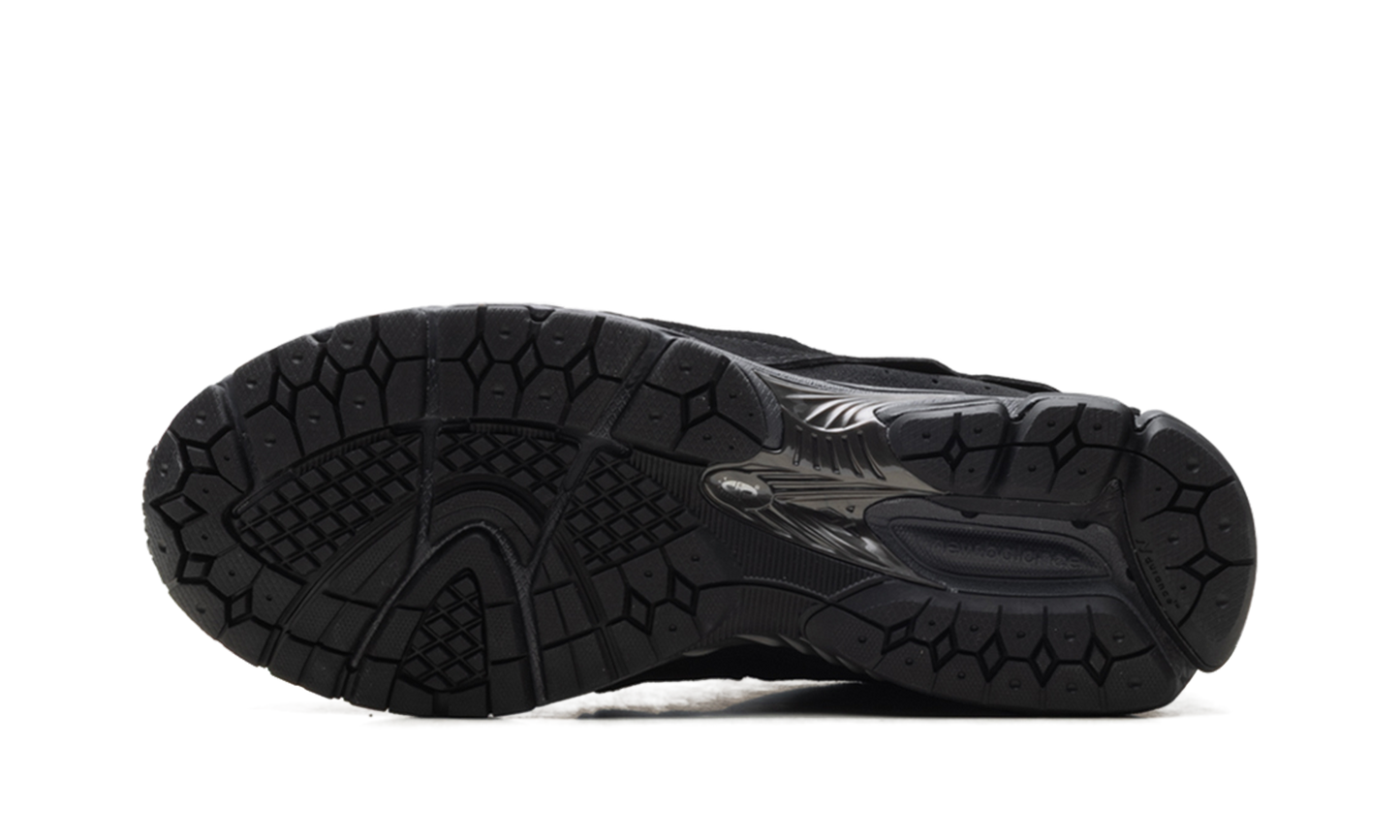 2002R Gore-Tex Protection Pack - Black U20023MB