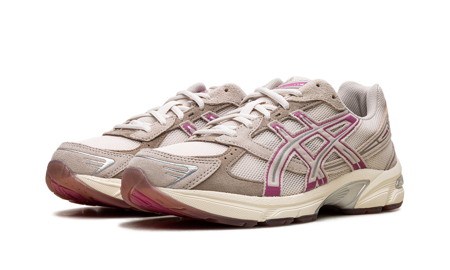 Gel-1130 WMNS Oatmeal Peyote 1202A527 250