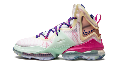 LeBron 19 Valentine's Day DH8459 900