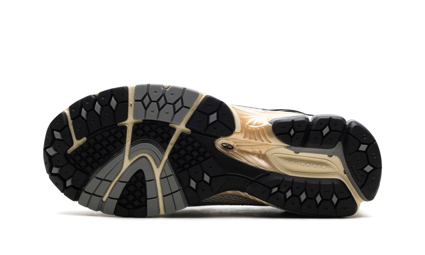 1906L Silver Metallic Cream U1906LOB