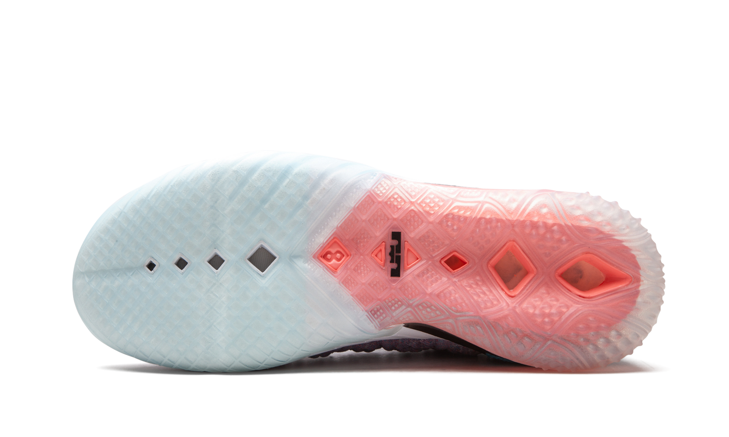 LeBron 18 Multicolor CQ9283 900