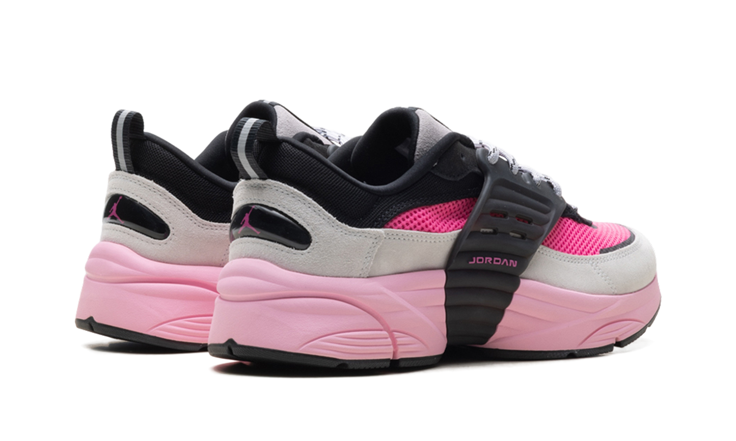 Jordan Trunner O/S Pink Blast IB3722 002