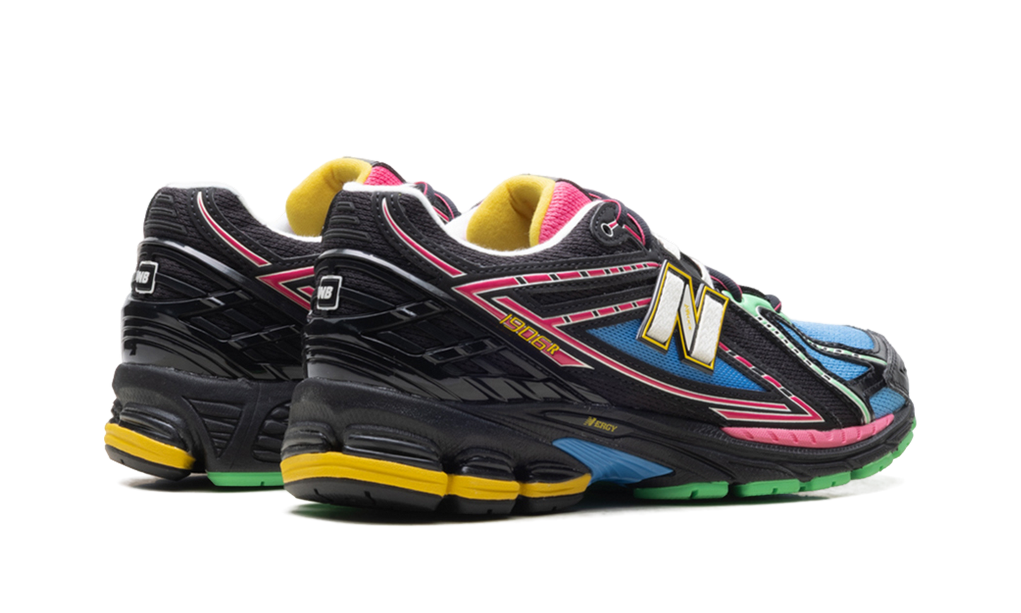 1906R Black / Pink - Footlocker Exclusive U1906RDM