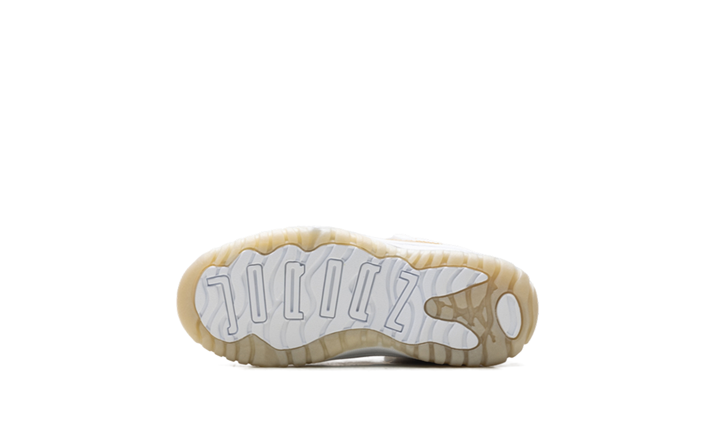 Air Jordan 11 Retro Low PS Mother's Day 580522 102