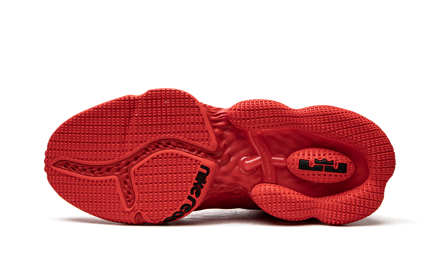 LeBron 19 Low Light Crimson DO9829 600
