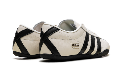 Tokyo WMNS  Off White / Black  JQ0597
