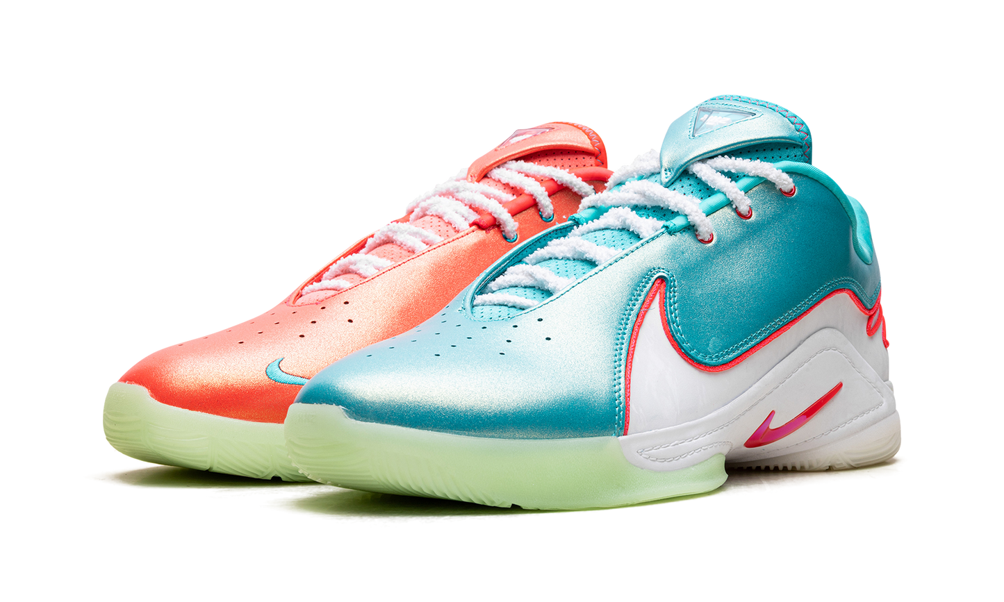 LeBron 22 Christmas HV5148 600