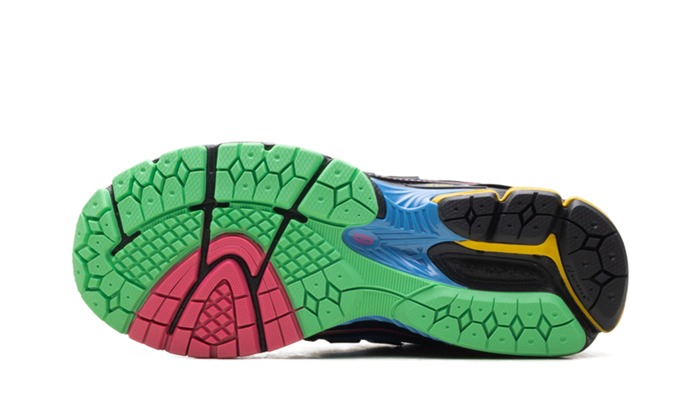 1906R Black / Pink - Footlocker Exclusive U1906RDM