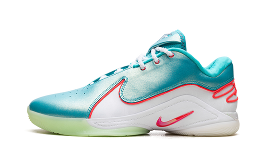 LeBron 22 Christmas HV5148 600