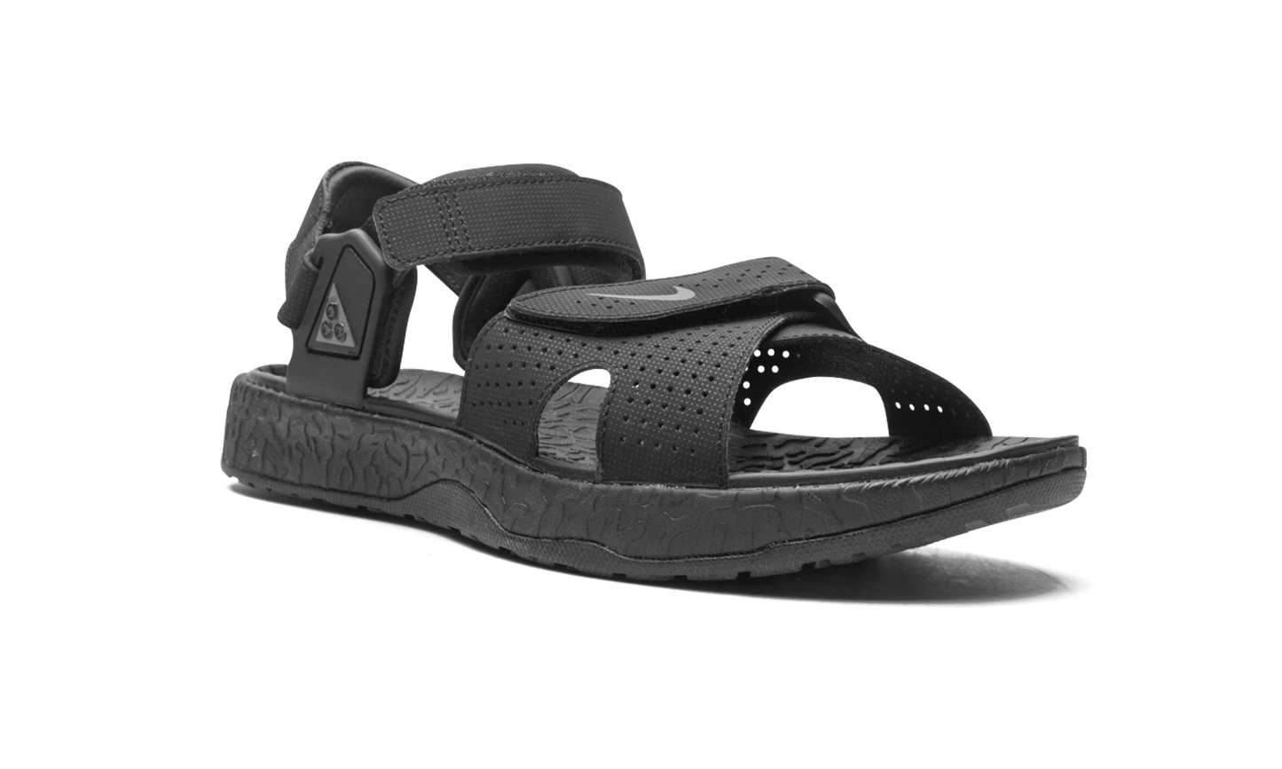 ACG AIR DESCHUTZ TRIPLE BLACK CT2890 005