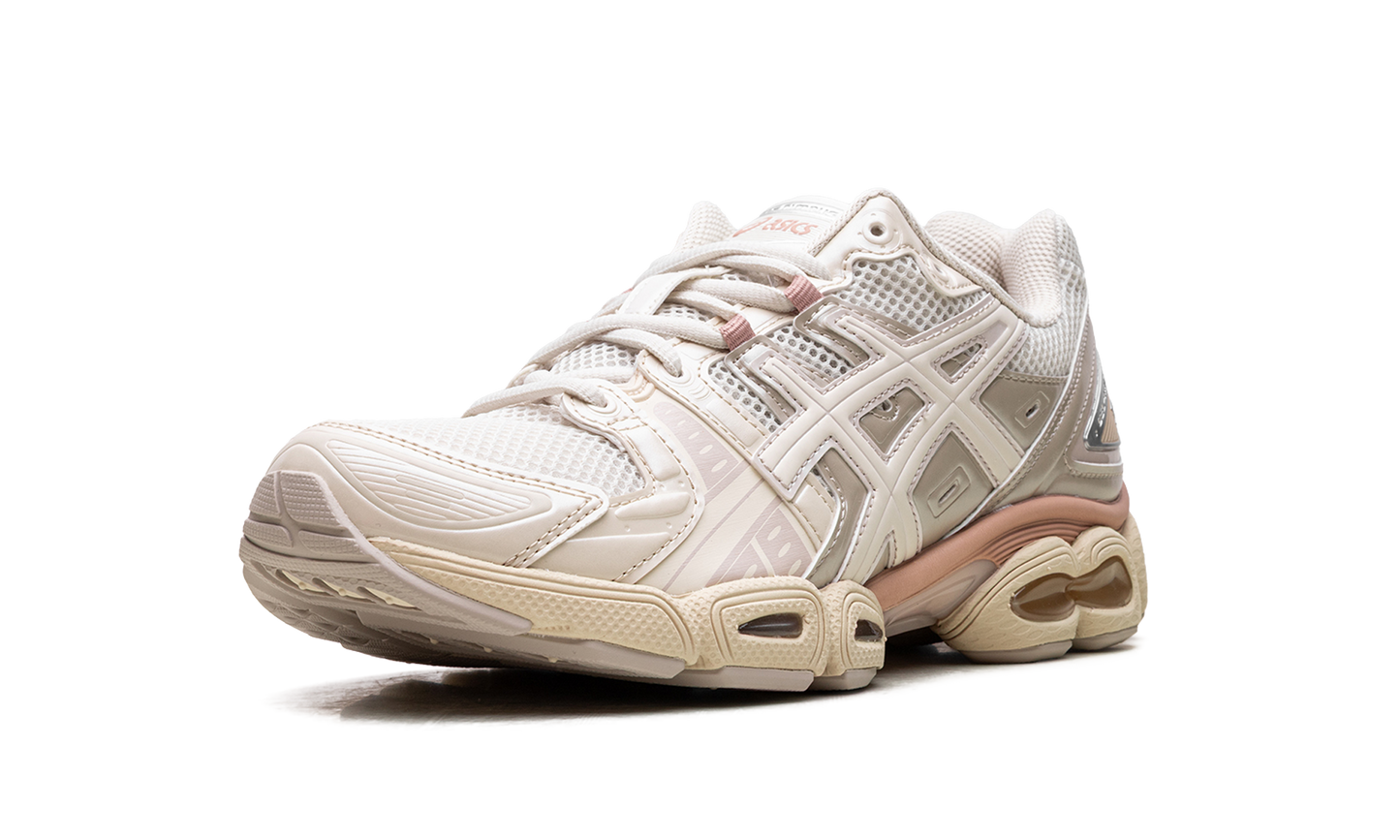 Gel Nimbus 9 WMNS Pale Oak / Cream 1202A278 201