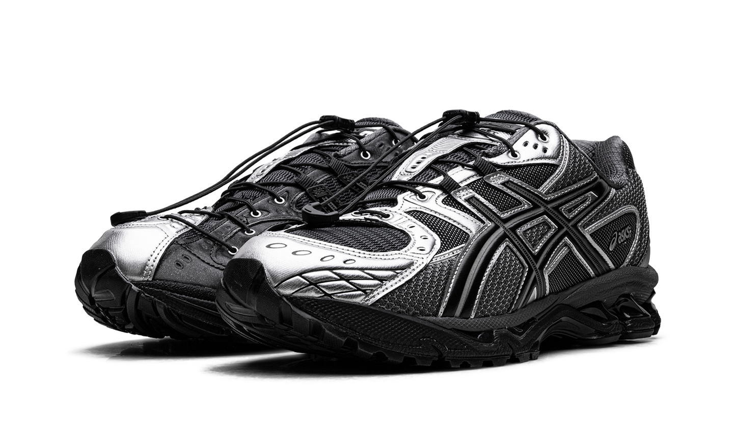 Gel-Nimbus 10.1 Unaffected Silver Black 1203A836 020