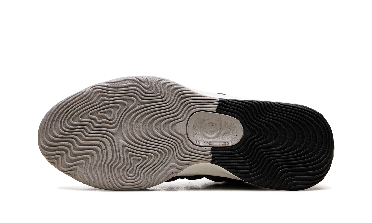 KD 17 Light Iron Ore / Metallic Gold FJ9487 003