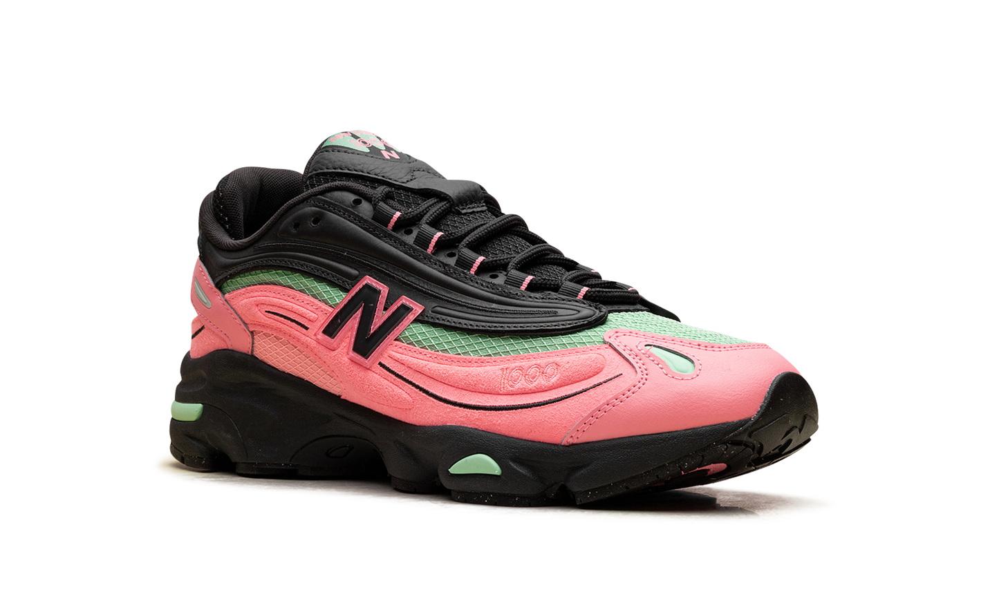 1000 Black / Pink - Footlocker Exclusive M1000FDM