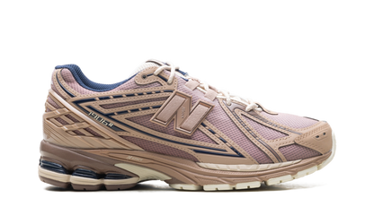 1906R Earth Shadow / Flat Taupe U1906REN